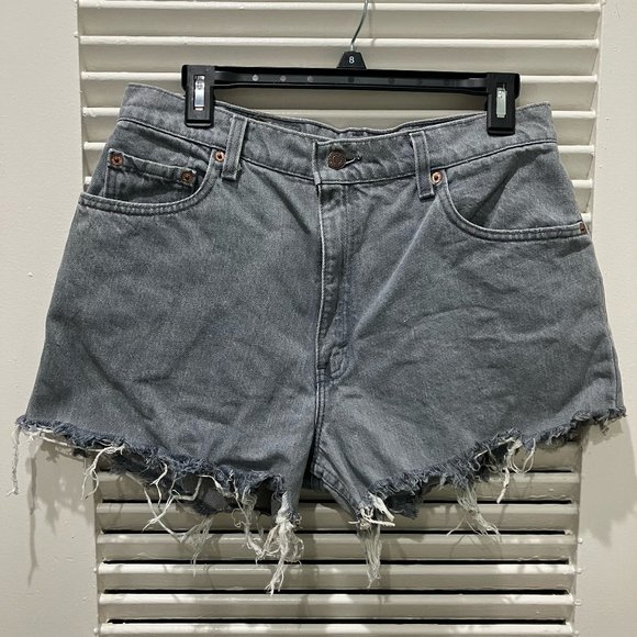 Vintage LEVI'S denim shorts - Picture 4 of 5